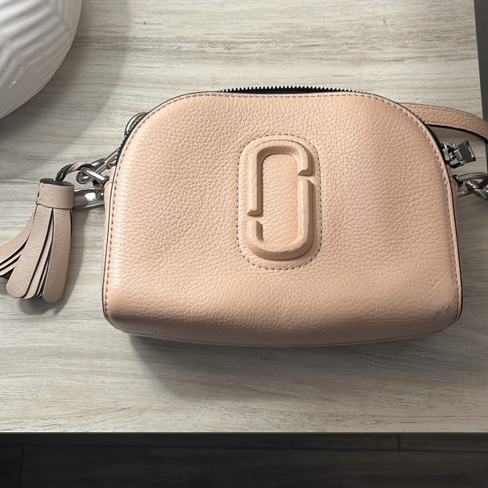 🌹Marc Jacobs Shutter Camera Leather Crossbody 👀
